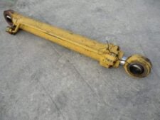 Cilindru hidraulic pentru excavator Caterpillar 231D