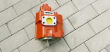 Pompa hidraulică pentru miniexcavator Case CX17B - model compact, culoare roșie