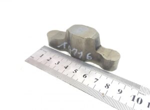 Tija supape volvo 3183207-11 – piesă metalică (cu riglă pentru dimensiuni)
