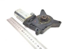 Motor regulator geam dreapta Mercedes - Coduri A0008205008, A0008202908, 0008205008, 0008202908