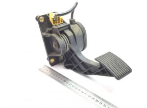 Pedală de accelerație cu senzor de poziție pentru mercedes a9413000104 1 Pedală de accelerație cu senzor de poziție pentru mercedes a9413000104