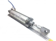 Cilindru Pneumatic de Deschidere a Ușii pentru Volvo V0119203 - 50 cm