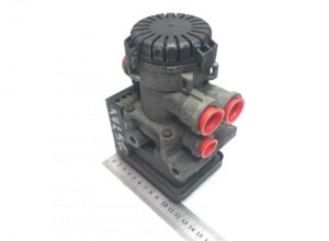 Supapă ebs axă față dreapta pentru volvo, coduri 20828237, 20570906, 21122034, 20428938, 5801290649, 7485003022, 7420828237, 7420428938, 7420570906, 504100409, 7421122034, 5801910304
