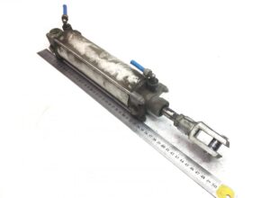 Cilindru hidraulic deschidere ușă pentru volvo v0119203 1 Cilindru hidraulic deschidere ușă pentru volvo v0119203