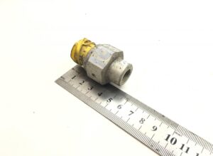 Senzor presiune man cu filet metalic și conector galben 1 Senzor presiune man cu filet metalic și conector galben