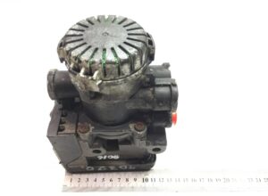Supapă ebs axa față dreapta volvo 20828237 / 20570906 / 21122034 / 20428938 / 5801290649 / 7485003022 / 7420828237 / 7420428938 / 7420570906 / 504100409 / 7421122034 / 5801910304