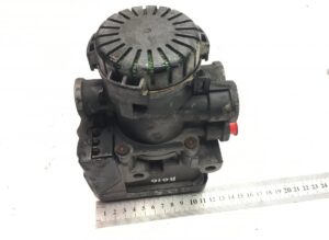 Supapă ebs axă față stânga volvo, coduri 20828237, 20570906, 21122034, 20428938, 5801290649, 7485003022, 7420828237, 7420428938, 7420570906, 504100409, 7421122034, 5801910304