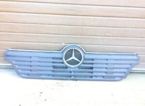 Grilă inferioară mercedes a9408880123 / a9408880023 1 Grilă inferioară mercedes a9408880123 / a9408880023