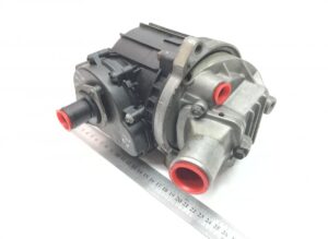Separator ulei ventilație bloc motor pentru volvo 20707295, 21475226 1 Separator ulei ventilație bloc motor pentru volvo 20707295, 21475226