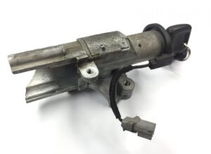 Comutator de blocare contact volvo cu cheie și cablaj atașat 1 Comutator de blocare contact volvo cu cheie și cablaj atașat