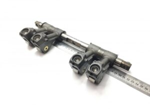 Set tacheți cu role pentru scania - coduri: 1775045, 2488137, 1775044 (16 bucăți) 1 Set tacheți cu role pentru scania – coduri: 1775045, 2488137, 1775044 (16 bucăți)