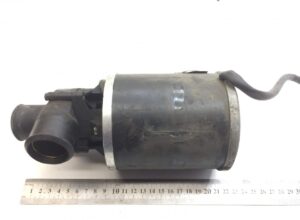 Pompa de circulație lichid de răcire volvo 70318680 / 20757756