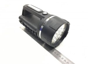 Lanternă led portabilă cu baterie reîncărcabilă și mâner ergonomic