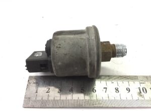 Senzor presiune scania 397946 / 368851 (cu riglă pentru scală) 1 Senzor presiune scania 397946 / 368851 (cu riglă pentru scală)