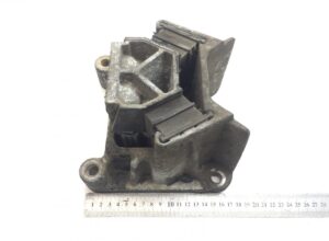 Izolator de vibrații motor, spate stânga, man - coduri: 81962100598, 81962100582, 810962100583 1 Izolator de vibrații motor, spate stânga, man – coduri: 81962100598, 81962100582, 810962100583