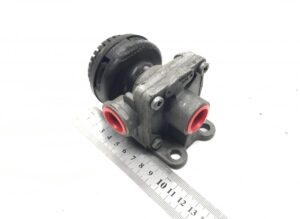 Regulator de presiune aer volvo – coduri: 1339907, 1912353, 5000035902, 5021170465, 1505043, a0004294144, a0004290644, 1581929, 533880, 0711960, 0004294144, 0004290644, 81521156009, 81521-12