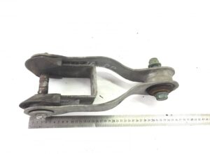 Suport arc pneumatic cabina spate dreapta mercedes a9603102429 / a9603101329 / a9603170350 1 Suport arc pneumatic cabina spate dreapta mercedes a9603102429 / a9603101329 / a9603170350