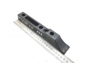 Suport din cadru scania 2407420 – lungime 25 cm, metalic, cu găuri de prindere