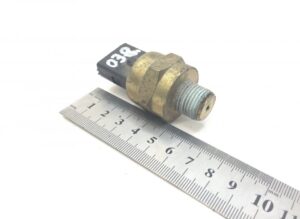 Senzor presiune volvo 1087961 20382506-11 (cu riglă pentru scală)