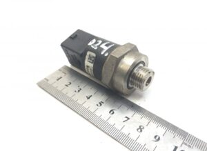 Senzor presiune ulei volvo 3962894 1 Senzor presiune ulei volvo 3962894