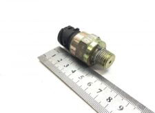 Senzor presiune Volvo 20382506 cu filet metalic și conector negru, lungime aproximativă 6 cm