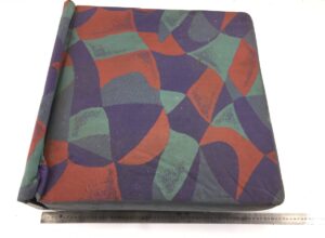 Perna de pat cu model geometric colorat mercedes a9419701549 1 Perna de pat cu model geometric colorat mercedes a9419701549