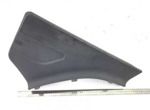 Capac plastic între cabină și apărător noroi spate dreapta scania