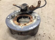 Suport frână cu tambur axă motor dreapta Mercedes A6174233211 / 6174230630 / 6174233211 / A6174230630 / A9424230306 / 9424230306