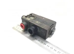 Valvă solenoid mercedes a0049975536