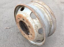 Jantă Volvo 22.5x7.5 - Uzată, Ruginie