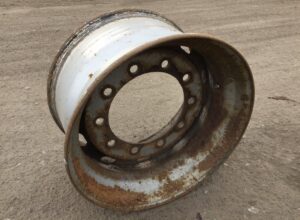 Jantă scania 22. 5x11. 75 (uzată/rugină) 1 Jantă scania 22. 5×11. 75 (uzată/rugină)