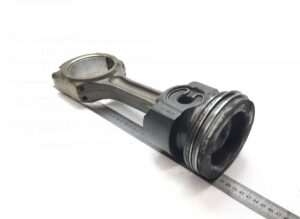 Set piston și biela pentru volvo - coduri: 20480806, 20480803, 85001361, 85007361, 21144835, 037pi00107000-15 1 Set piston și biela pentru volvo – coduri: 20480806, 20480803, 85001361, 85007361, 21144835, 037pi00107000-15