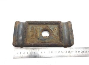 Piesă reglare arc lamelar axa față dreapta volvo 20582078