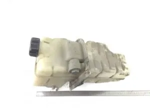 Rezervor de expansiune pentru scania – coduri: 2401668, 1894478, 1370707, 1849428, 1855164, 1421090, 1492421, 1511775, 1765735, 1882239, 2645260, 1385966