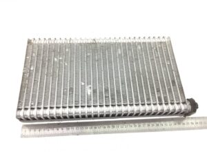 Evaporator ac scania 1772726 cu riglă pentru măsurare 1 Evaporator ac scania 1772726 cu riglă pentru măsurare