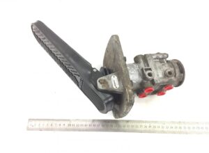 Supapă principală de frână cu pedală bova 1506090 20215560 215560 12 1 Supapă principală de frână cu pedală bova 1506090 20215560 215560 12