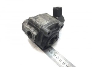 Pompa de ulei pentru platforma de încărcare volvo - cod 77700430 1 Pompa de ulei pentru platforma de încărcare volvo – cod 77700430