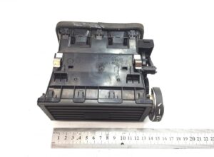 Aerisire pe tablou de bord volvo 82165759 1 Aerisire pe tablou de bord volvo 82165759