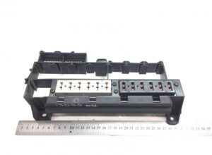 Panou de siguranțe volvo - coduri 21307700, 21652594 1 Panou de siguranțe volvo – coduri 21307700, 21652594