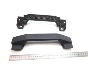 Mâner grilă stânga volvo 82162905 1 Mâner grilă stânga volvo 82162905