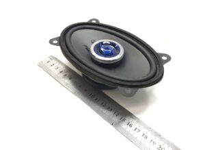 Difuzor auto ovoidal cu grilaj decorativ albastru și ramă neagră – scania 8383089 – 14 cm