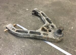 Braț de control față superior stânga volvo oem 9522695, 20837044, 20994358, 20745432, 70314326, 24426049 1 Braț de control față superior stânga volvo oem 9522695, 20837044, 20994358, 20745432, 70314326, 24426049