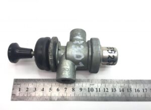Supapă de eliberare a frânei de parcare pentru volvo - coduri: 1505386, 1580024, 4342050260, 660247, 89199295144 1 Supapă de eliberare a frânei de parcare pentru volvo – coduri: 1505386, 1580024, 4342050260, 660247, 89199295144