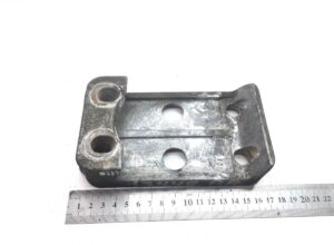 Suport pentru apărător de noroi axă motrice spate stânga volvo 20383038 / 20382890 1 Suport pentru apărător de noroi axă motrice spate stânga volvo 20383038 / 20382890