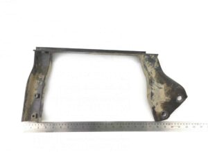 Suport din cadru scania 1508169/1394839 – metalic, dimensiuni 24 cm x 14 cm