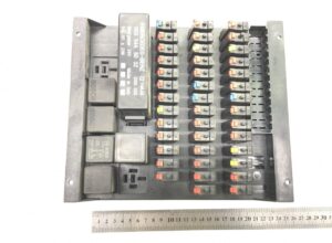 Panou de siguranțe mercedes-benz cu relee bosch și fuze colorate