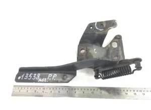 Balama inferioară deflector grilă dreapta scania 13538 p. P