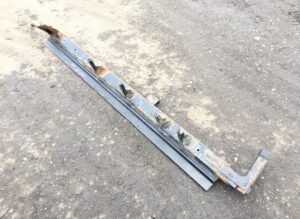 Suport pentru plăci de trepte stânga renault 5010574863, uzat 1 Suport pentru plăci de trepte stânga renault 5010574863, uzat