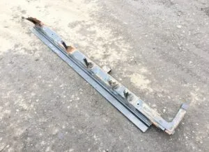 Suport pentru plăci de trepte stânga renault 5010574863, uzat