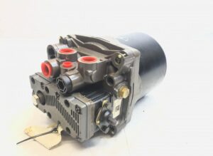 Uscător de aer pentru camion volvo, coduri 70313304, 3194898, 9957312 1 Uscător de aer pentru camion volvo, coduri 70313304, 3194898, 9957312